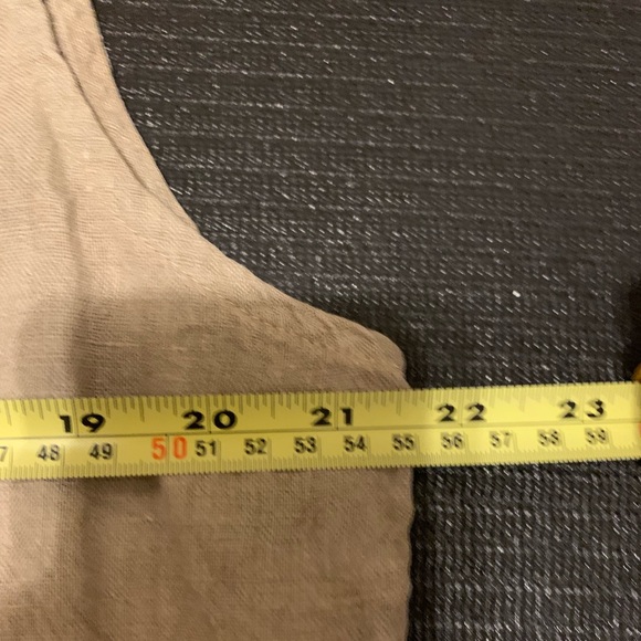 Vintage tan linen sleeveless button down - Picture 9 of 9